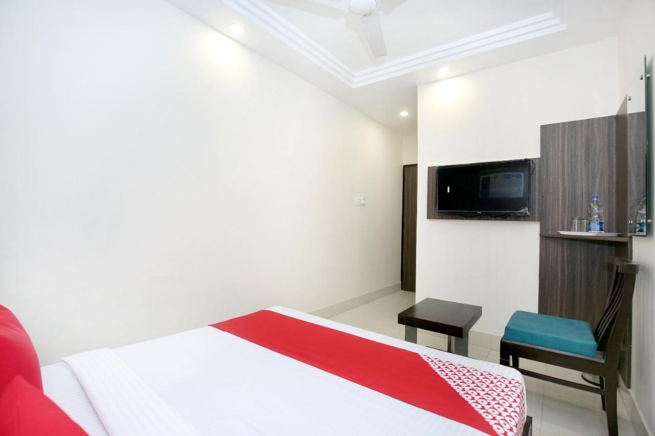 Oyo 12354 Hotel Sangreela Amritsar Exterior photo