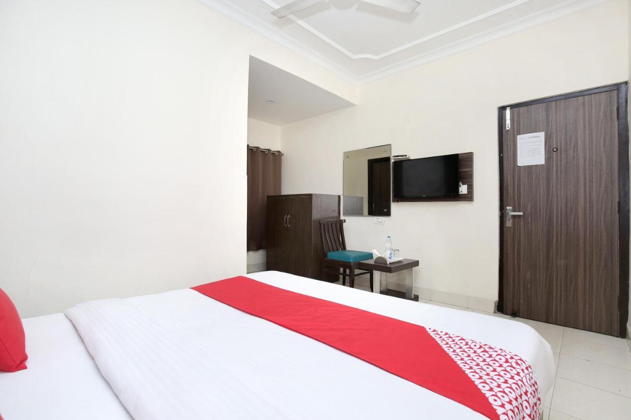 Oyo 12354 Hotel Sangreela Amritsar Exterior photo