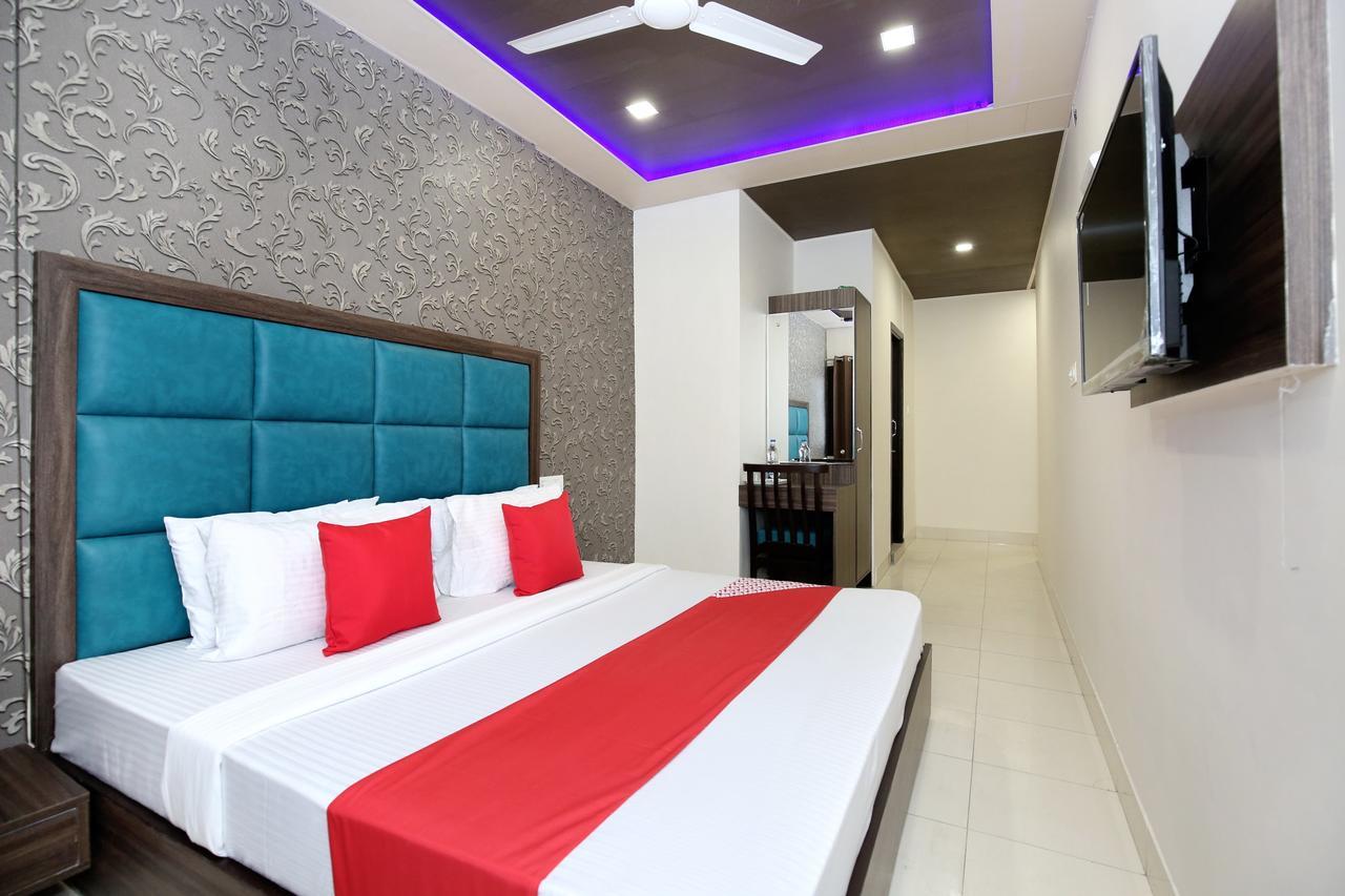 Oyo 12354 Hotel Sangreela Amritsar Exterior photo