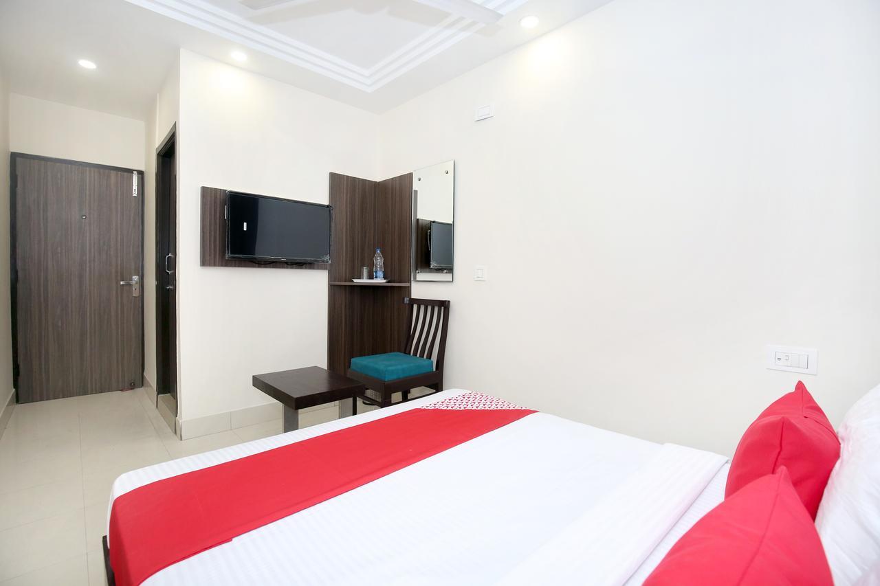 Oyo 12354 Hotel Sangreela Amritsar Exterior photo