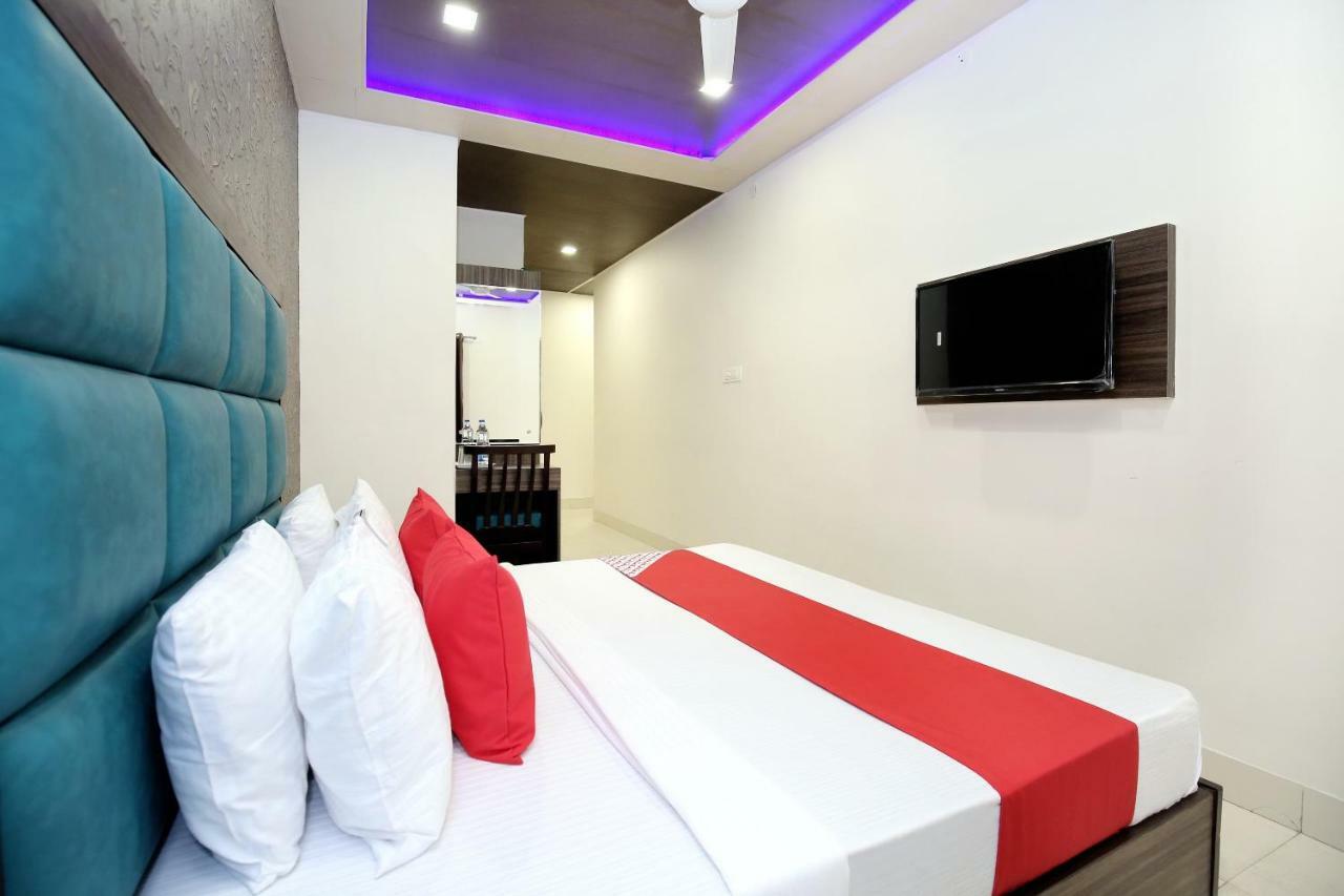 Oyo 12354 Hotel Sangreela Amritsar Exterior photo